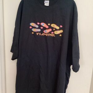 298. Gildan Black Short Sleeve Tee with Colorful Design NWOT Unisex